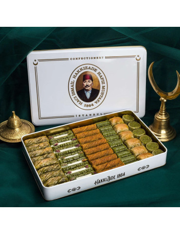 Premium Pistachio Baklava Assortment XL Box 2200 Gr